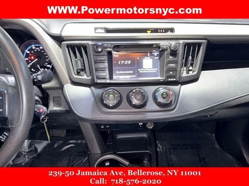 Used 2018 Toyota RAV4 LE image 24