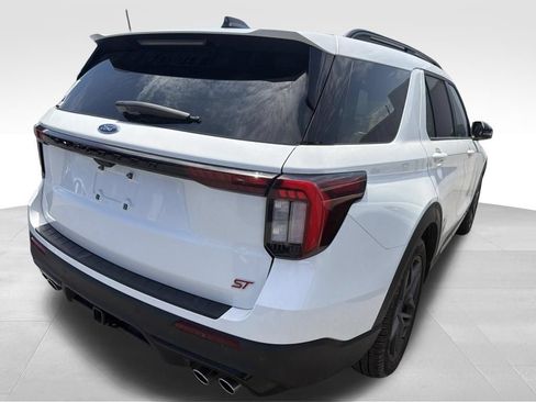 Used 2025 Ford Explorer ST AWD/4WD image 34