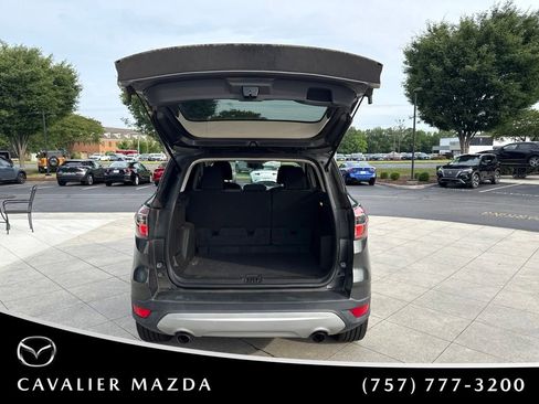 Used 2017 Ford Escape SE FWD image 9