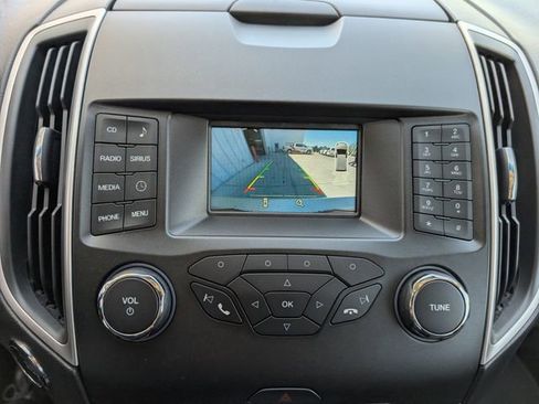 Used 2018 Ford Edge SEL AWD/4WD image 4