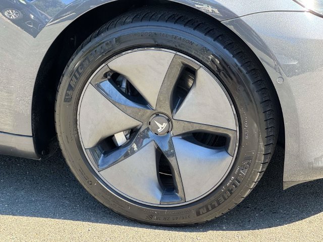 Used 2018 Tesla Model 3 Long Range RWD image 7