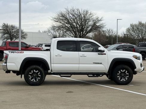 Used 2023 Toyota Tacoma TRD Off-Road image 3