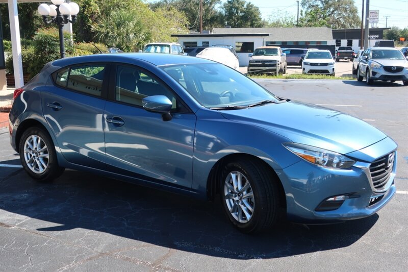 Used 2018 MAZDA MAZDA3 Sport FWD image 4