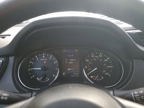 Used 2020 Nissan Rogue Sport S image 21