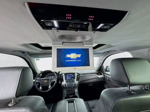 Used 2018 Chevrolet Suburban LT image 38