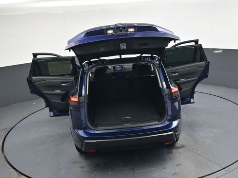 Used 2025 Nissan Rogue SV image 48