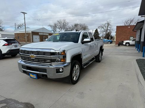 Used 2017 Chevrolet Silverado 2500 LTZ image 3