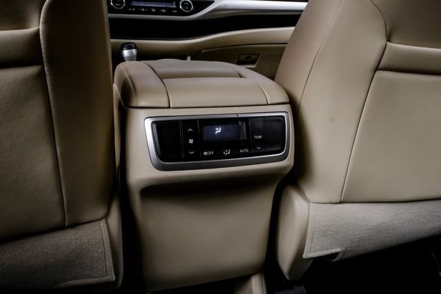 Used 2019 Toyota Highlander XLE FWD image 42