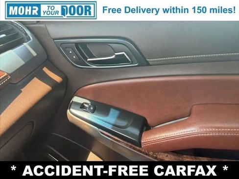 Used 2020 Chevrolet Suburban Premier AWD/4WD image 26