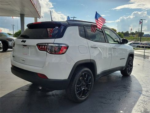 Used 2023 Jeep Compass Altitude image 9