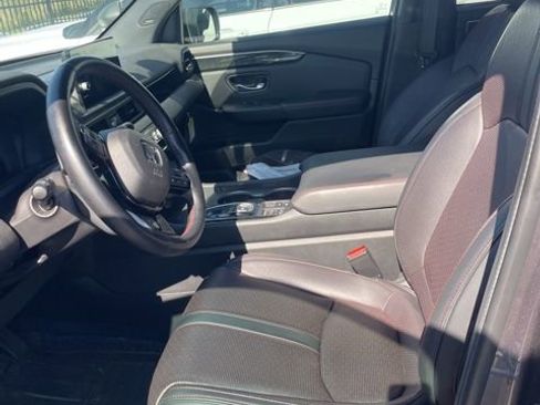 Used 2025 Honda Pilot Black Edition image 7