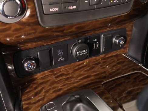Used 2018 Nissan Armada Platinum RWD image 8