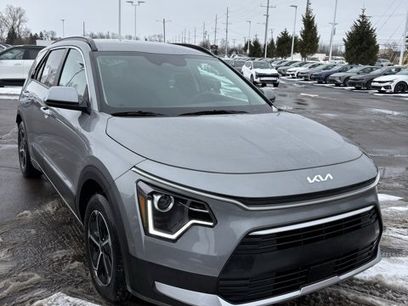 Certified 2025 Kia Niro EX