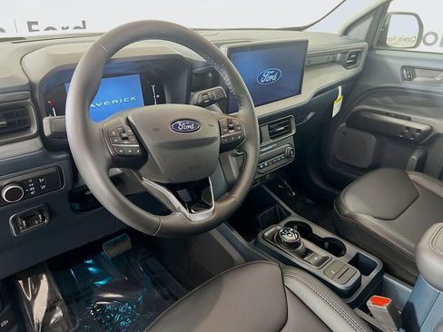 New 2026 Ford Maverick Lariat w/ Black Appearance Package image 3