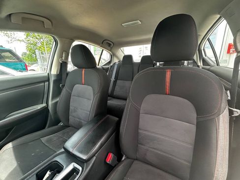 Used 2025 Nissan Sentra SR FWD image 13
