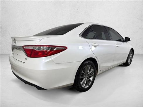 Used 2017 Toyota Camry SE FWD image 3