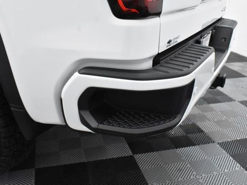 Used 2024 GMC Sierra 1500 AT4 w/ Technology Package image 14