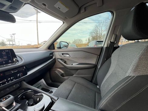 Used 2022 Nissan Rogue SV image 18