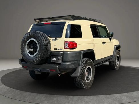 Used 2010 Toyota FJ Cruiser 4WD image 4