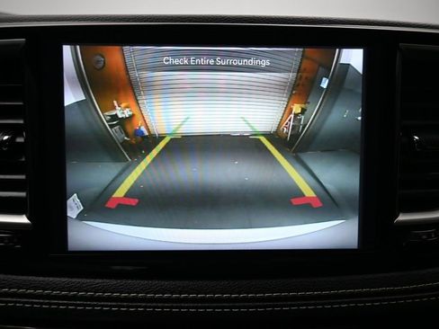 Used 2024 Chrysler Pacifica Touring image 23