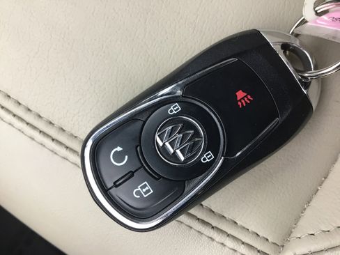 Used 2019 Buick Encore Essence AWD/4WD image 16
