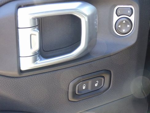 Used 2024 Jeep Wrangler Sahara w/ Technology Group image 7