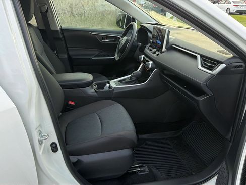 Certified 2025 Toyota RAV4 XLE w/ Convenience Package FWD image 13
