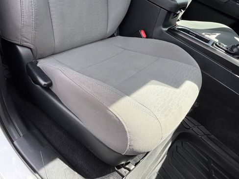 Used 2018 Toyota Tacoma SR AWD/4WD image 24
