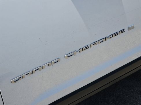 New 2025 Jeep Grand Cherokee Laredo X image 11