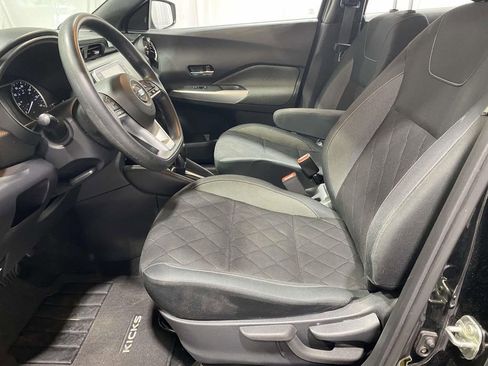 Used 2019 Nissan Kicks SV FWD image 16