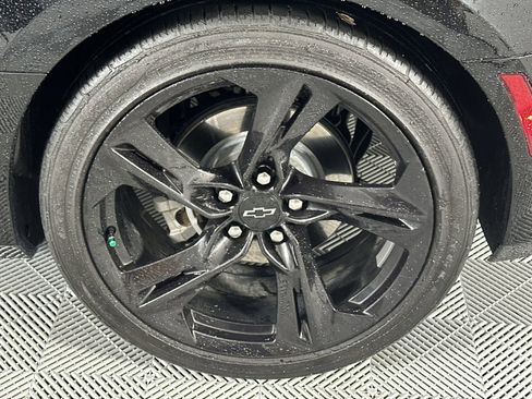 Used 2023 Chevrolet Camaro LT RWD image 10