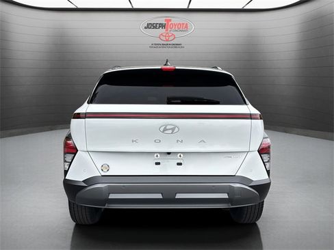 Used 2024 Hyundai Kona Limited image 8