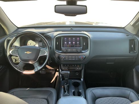 Used 2019 Chevrolet Colorado Z71 AWD/4WD image 17