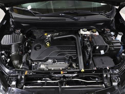 Used 2023 Chevrolet Equinox RS w/ RS Leather Package image 32