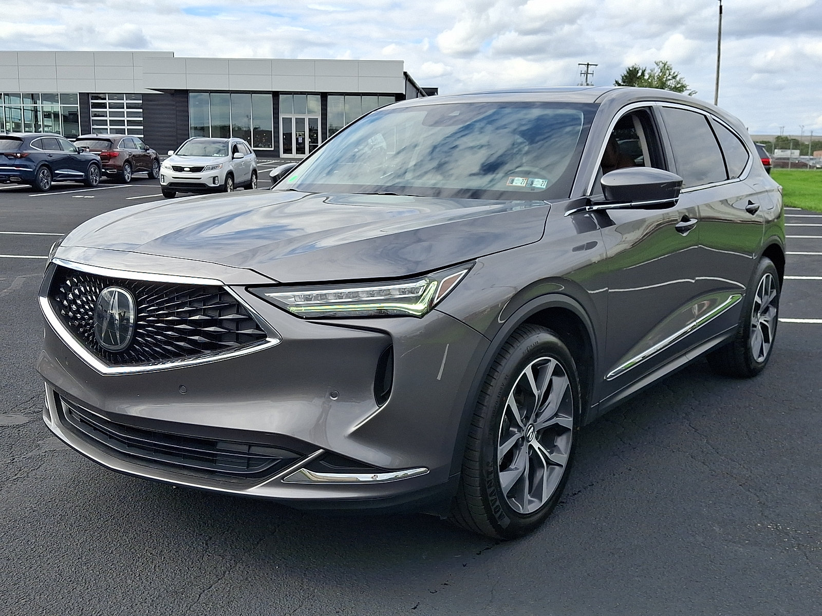 Certified 2024 Acura MDX w/ Technology Package AWD/4WD image 3