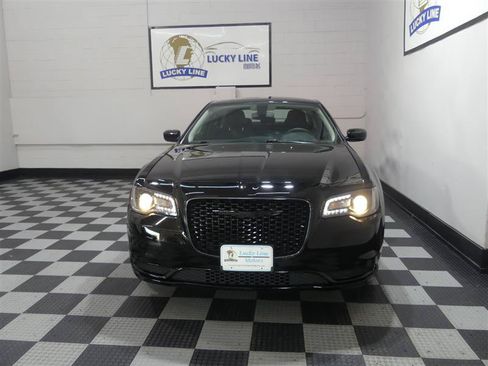 Used 2023 Chrysler 300 Touring w/ Sport Appearance Package RWD image 2