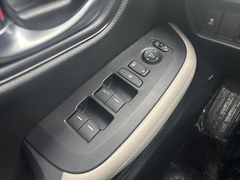 Used 2026 Honda HR-V LX image 24