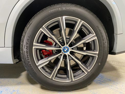 Used 2025 BMW X5 xDrive50e w/ M Sport Package image 26