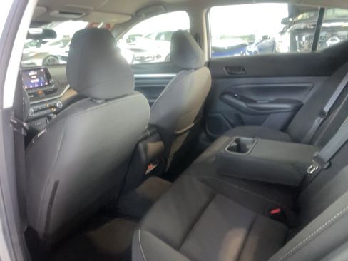Used 2023 Nissan Altima 2.5 SV FWD image 18
