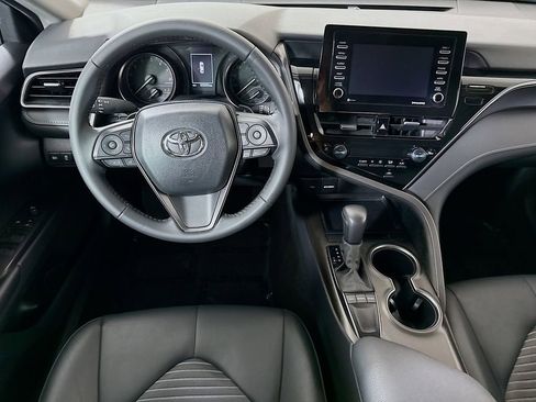 Certified 2024 Toyota Camry SE image 4