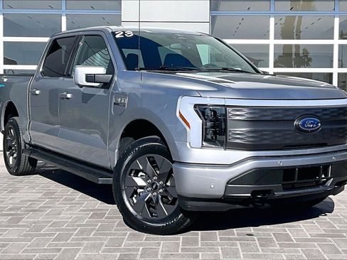 Used 2023 Ford F150 Lightning Lariat image 3