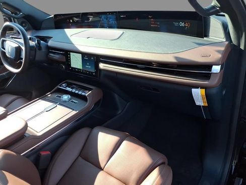 New 2026 Lincoln Navigator Reserve AWD/4WD image 12