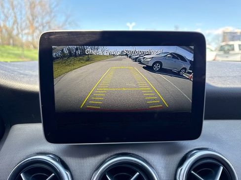 Used 2018 Mercedes-Benz GLA 250 4MATIC image 32
