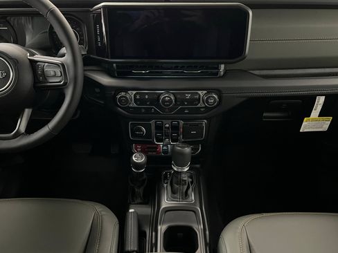 New 2025 Jeep Gladiator Mojave w/ Convenience Group image 13