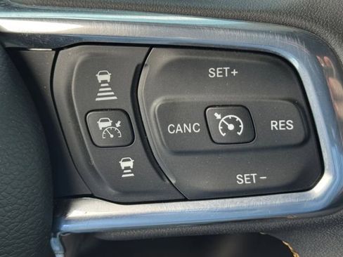 Used 2024 Jeep Wrangler Unlimited Sahara w/ Technology Group AWD/4WD image 20