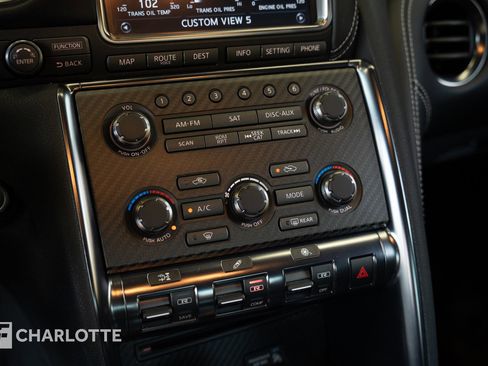 Used 2015 Nissan GT-R Premium image 22