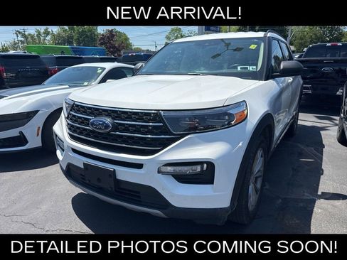Used 2023 Ford Explorer XLT w/ Equipment Group 202A AWD/4WD image 1