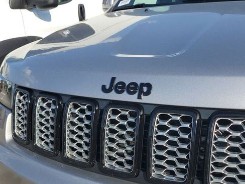 Certified 2021 Jeep Grand Cherokee Laredo X image 5