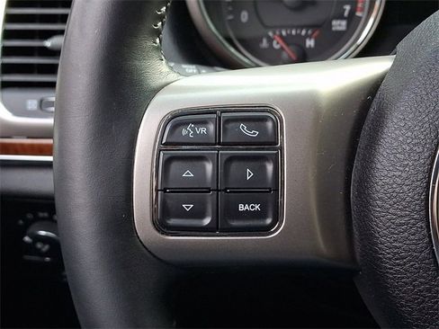 Used 2013 Jeep Grand Cherokee Limited image 24