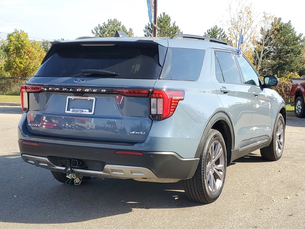 Certified 2025 Ford Explorer Active w/ Active Comfort Package AWD/4WD image 4